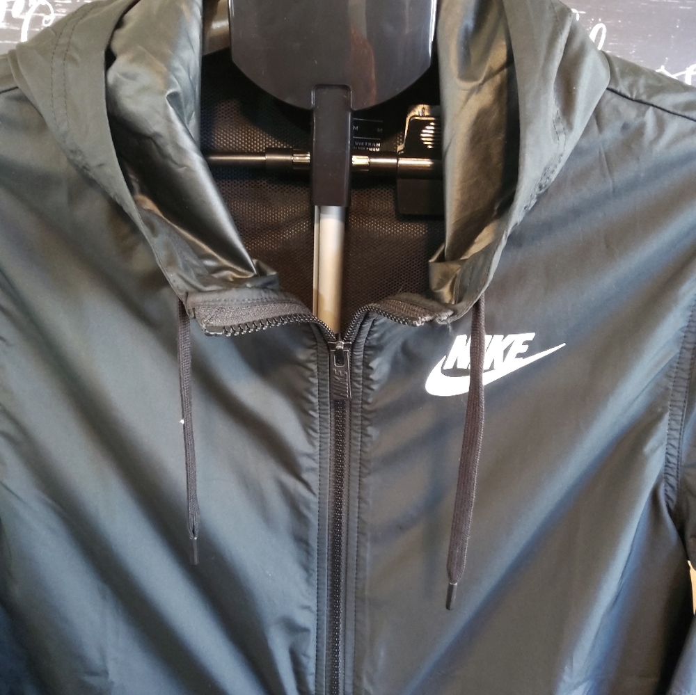 Nike Black Hooded Ladies Jacket - Picture 3 of 8